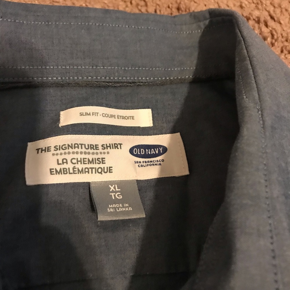 Bundle of 2 XL Men’s Button-down Shirts - Picture 2 of 8